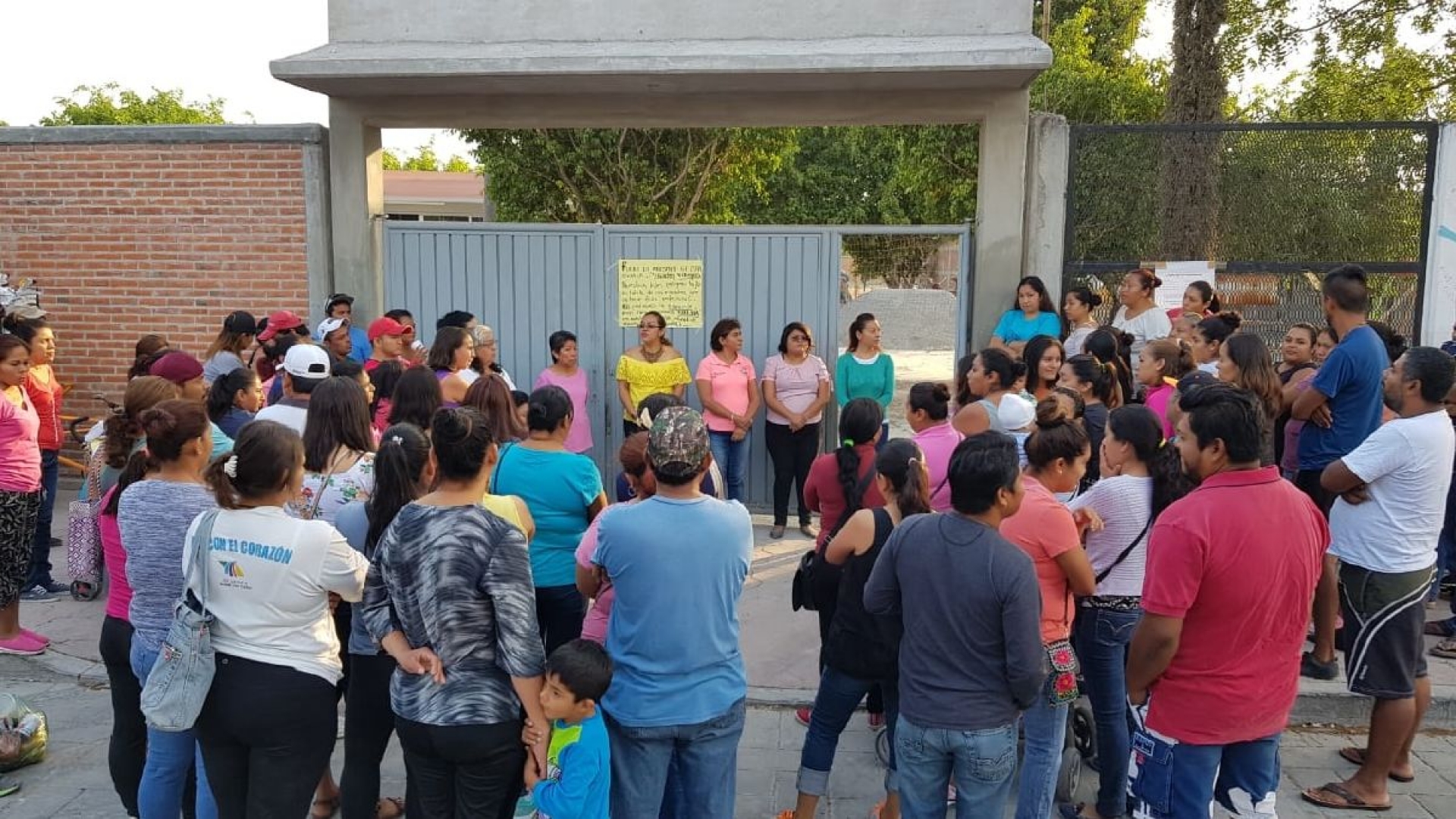 Acusan de maltrato a maestra de primaria de San José Vista Hermosa