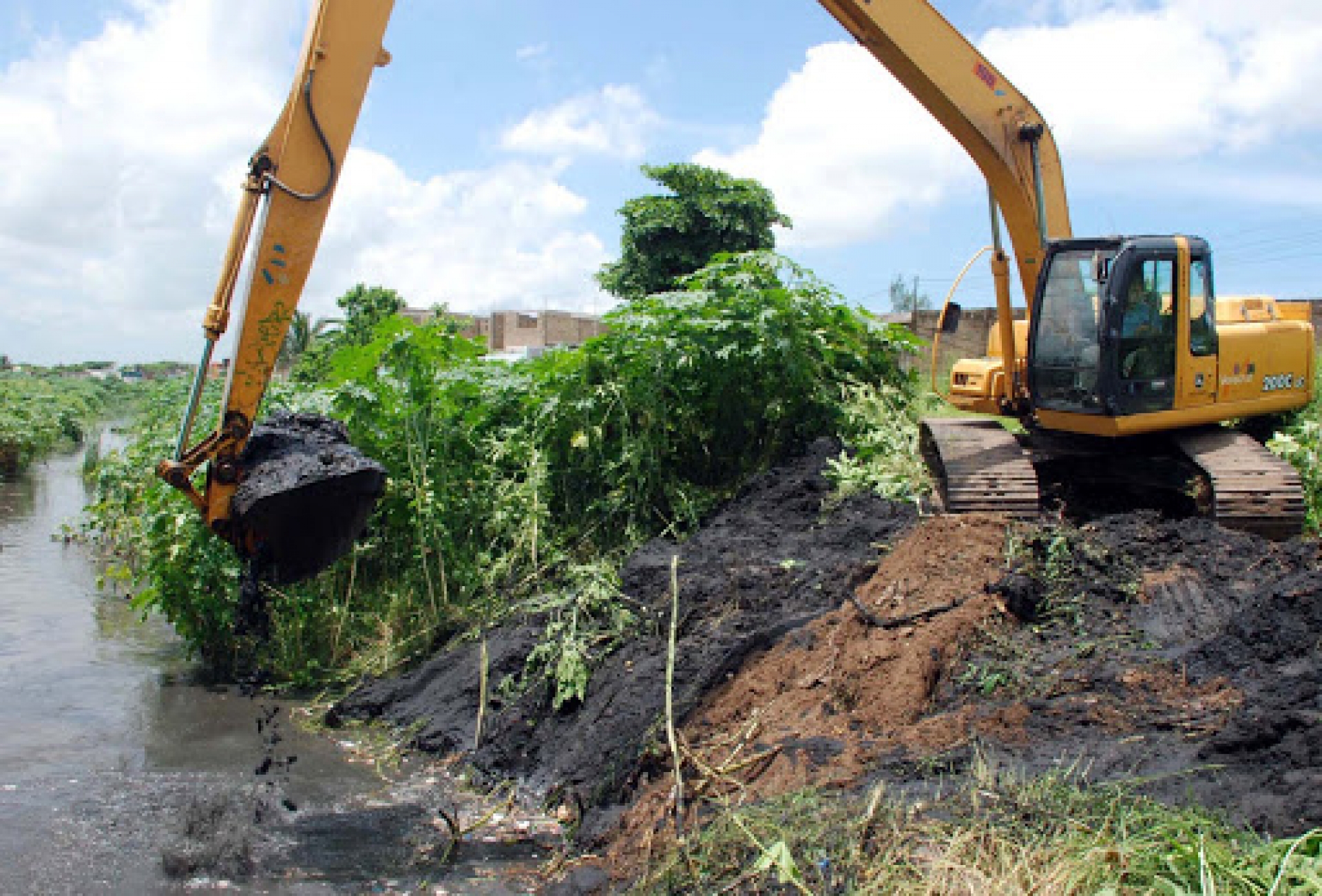 Anuncian desazolve en zonas de riesgo en Puente de Ixtla