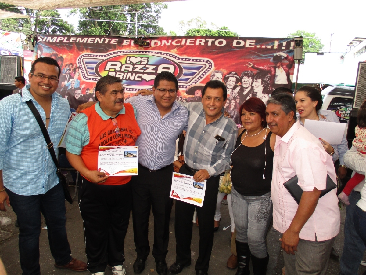 Comerciantes festejan su día con función de lucha libre