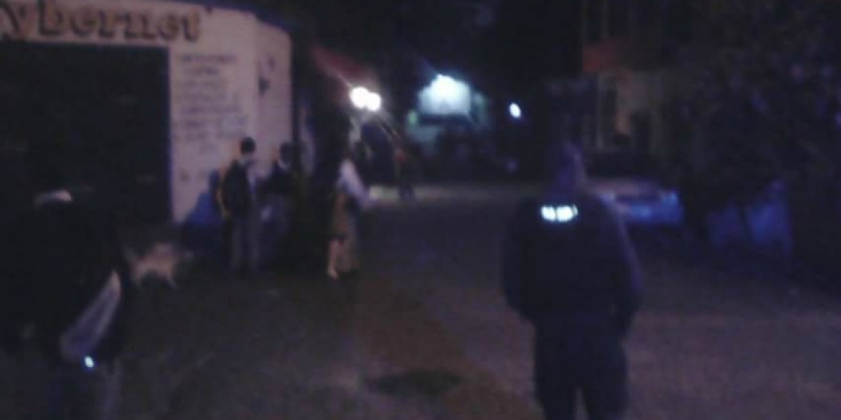 Asesinan a dos hombres a balazos en Tetecala