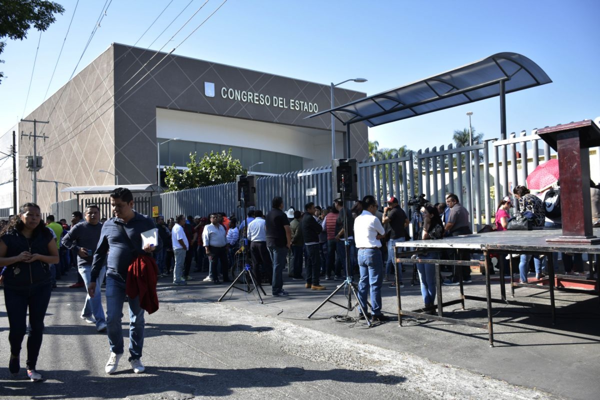 Alcaldes exigen aumentar impuestos