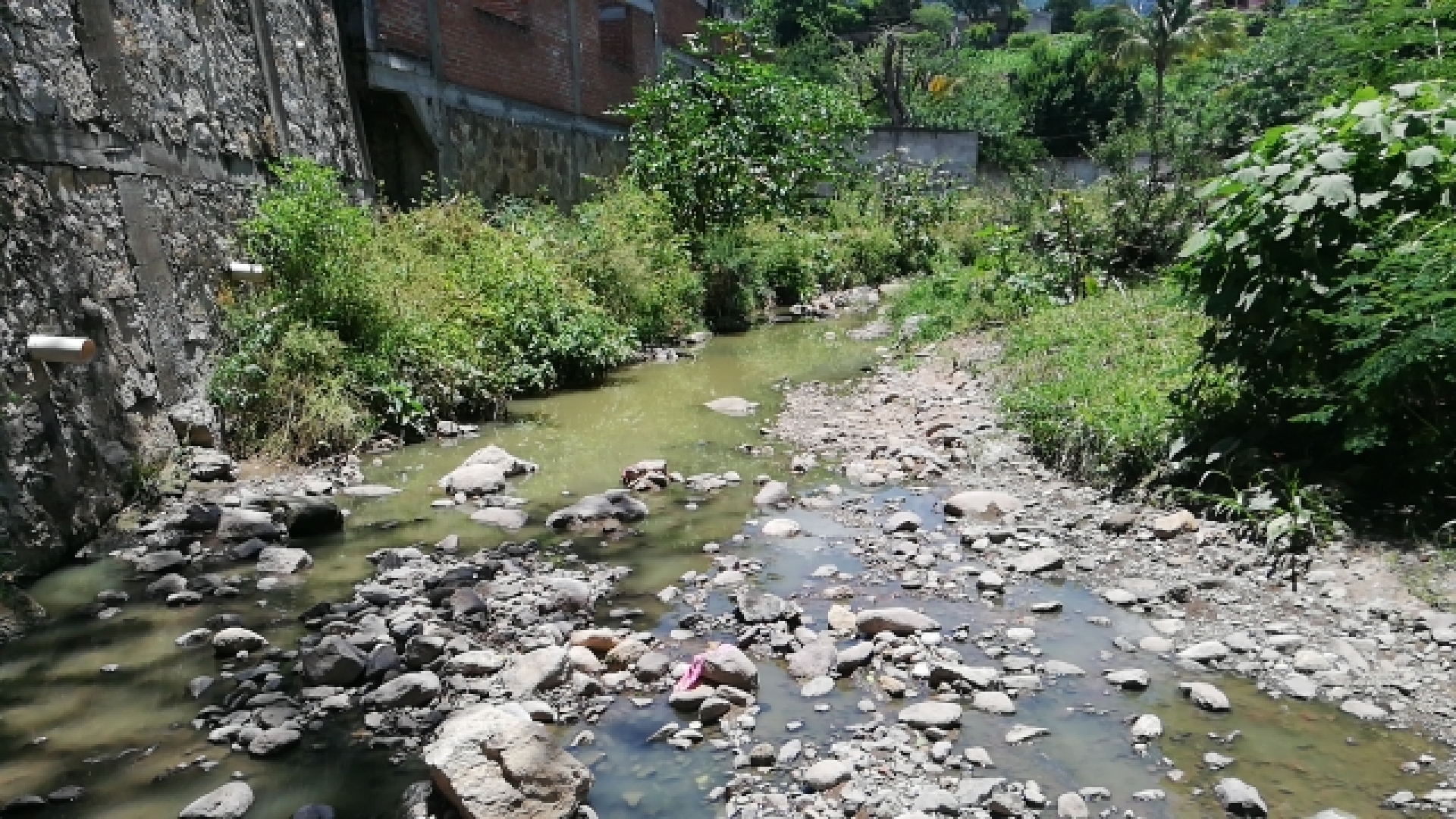 Exigen al Ayuntamiento de Puente de Ixtla reparar drenaje en comunidad de Tilzapotla