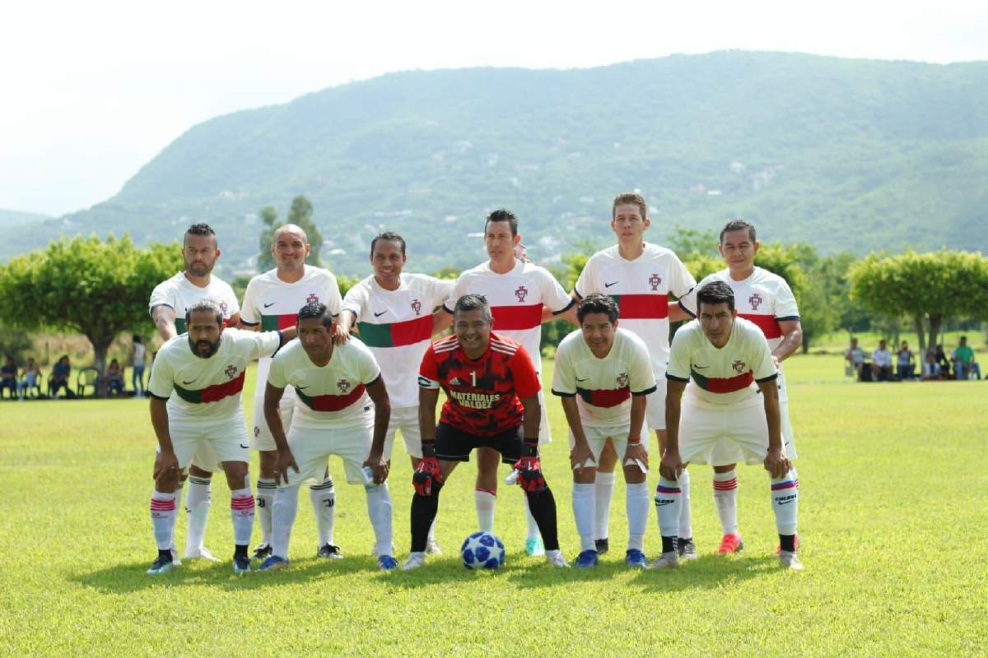 Mantenimiento Osame se corona en la Liga de Futbol de Veteranos Moctezuma