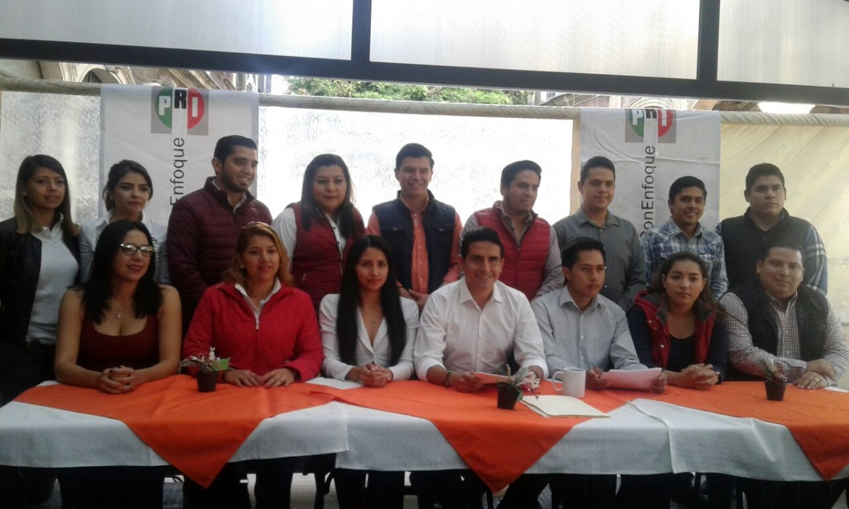 Al momento: Jóvenes priistas piden posiciones para el 2018