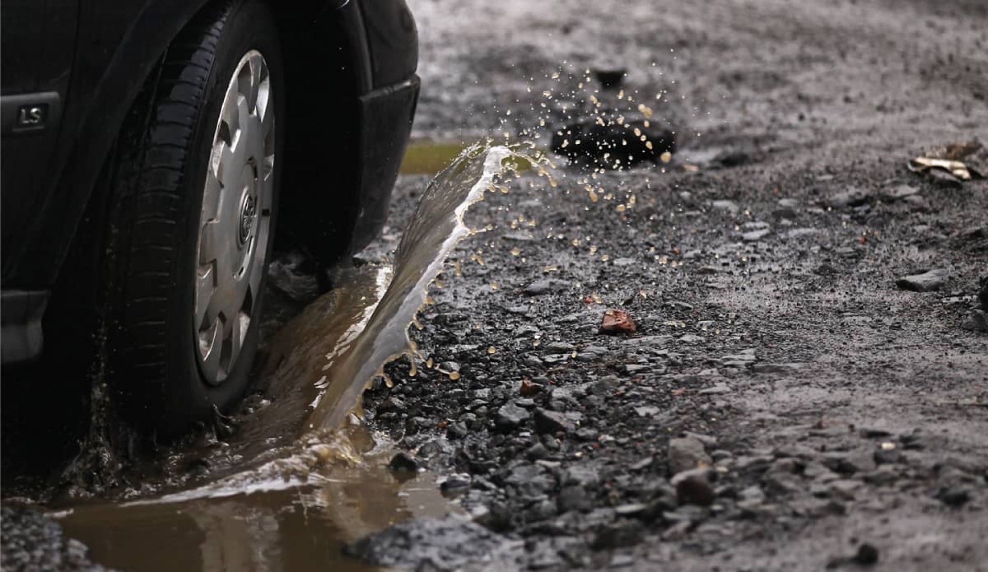 Denuncian mal estado de calles en colonia de Miacatlán