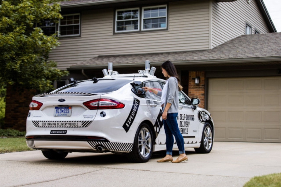 Ford probará sus autos autónomos entregando pizzas de Domino’s