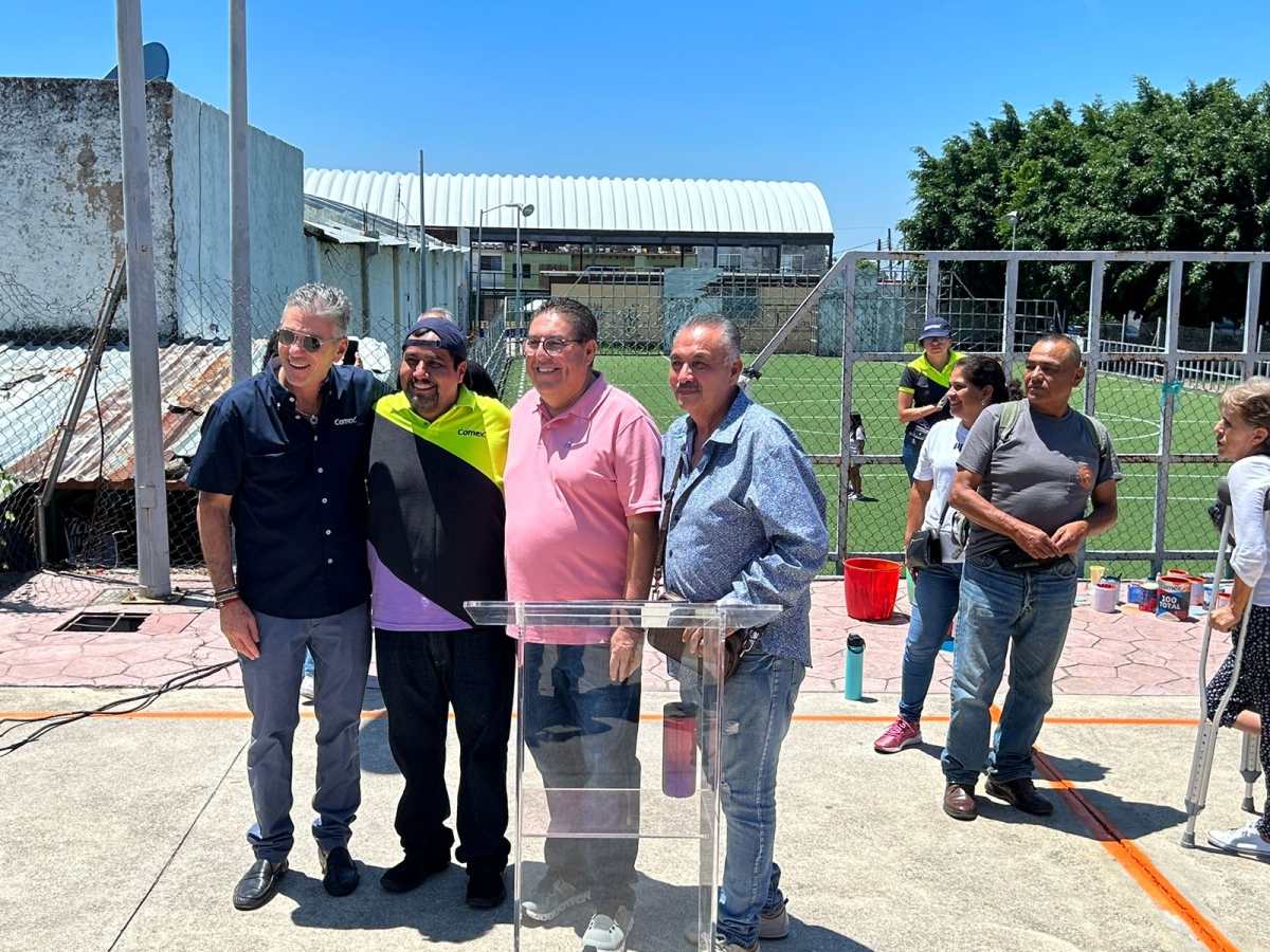 Embellecen canchas del mercado '18 de Septiembre' de la Barona