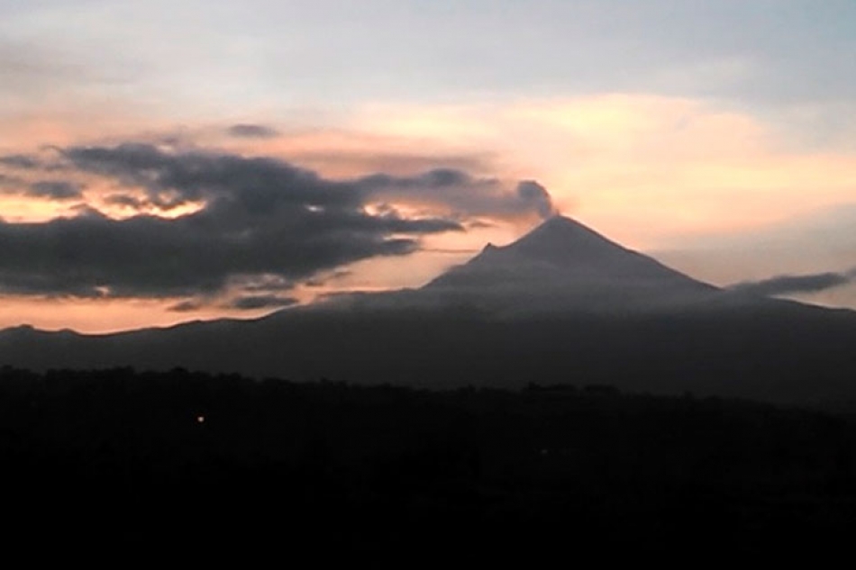 Registra el Popocatépetl 35 exhalaciones