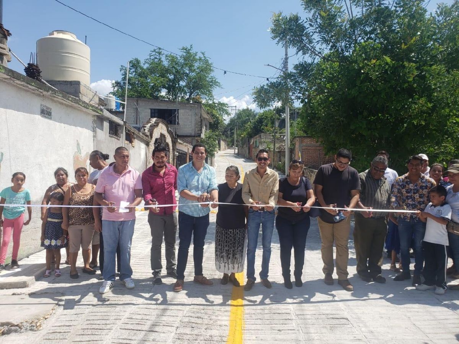 Inauguran pavimentación de calle en colonia de Jojutla