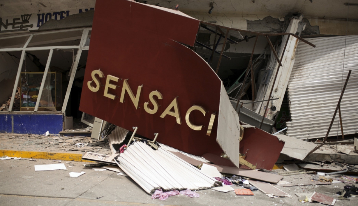 Hay más de 60 personas muertas por el sismo