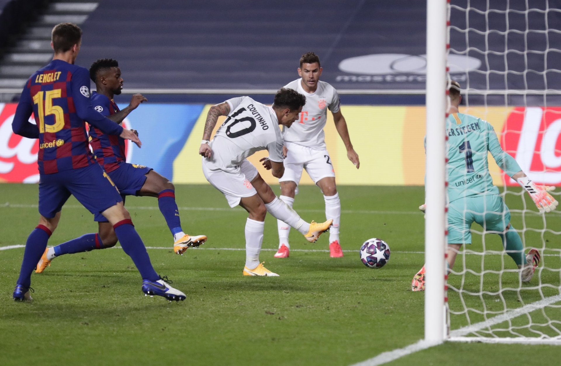 Bayern arrolla al Barcelona y clasifica a semis