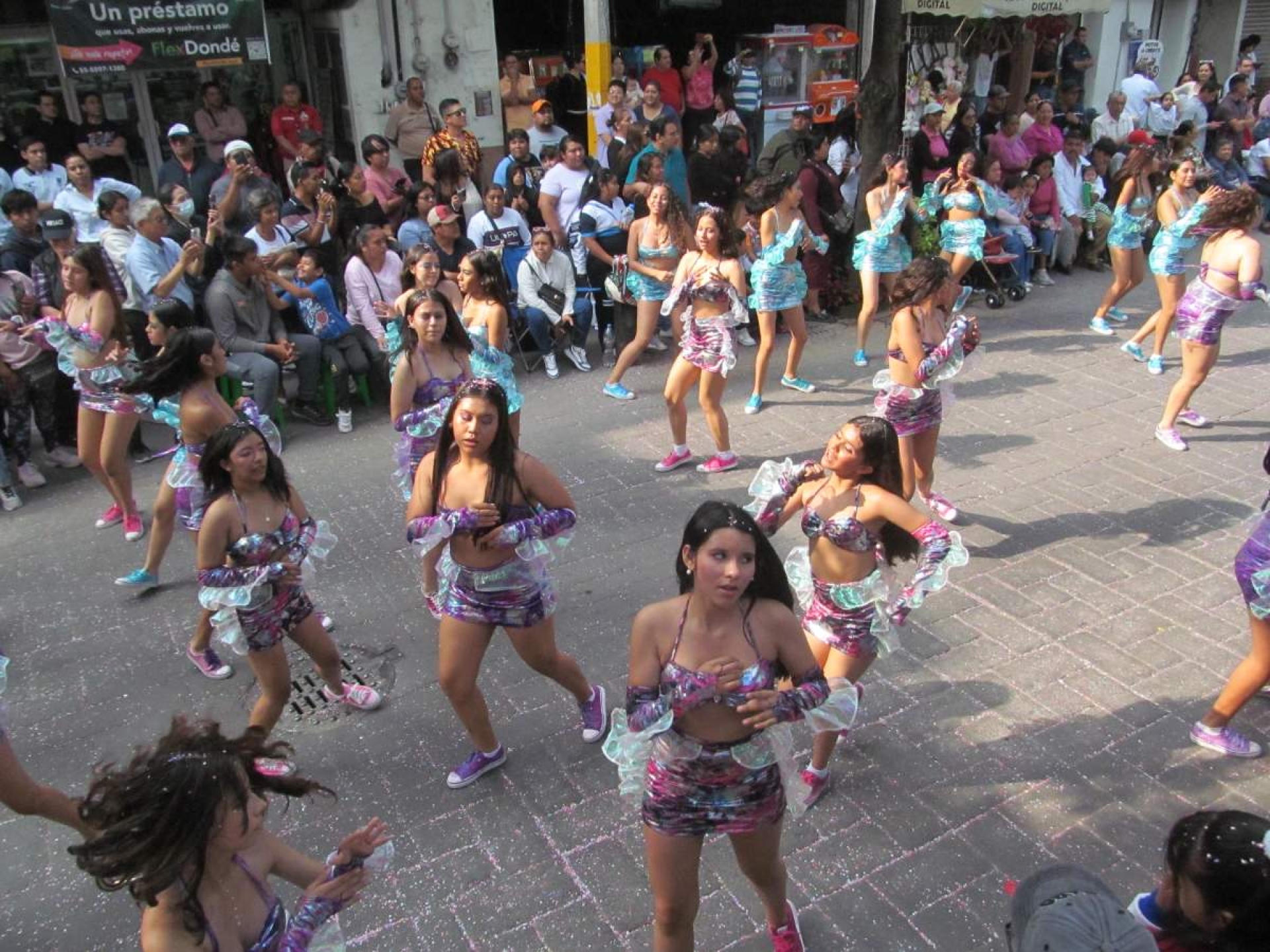 Realizan desfile cívico por el 20 de noviembre en Jojutla