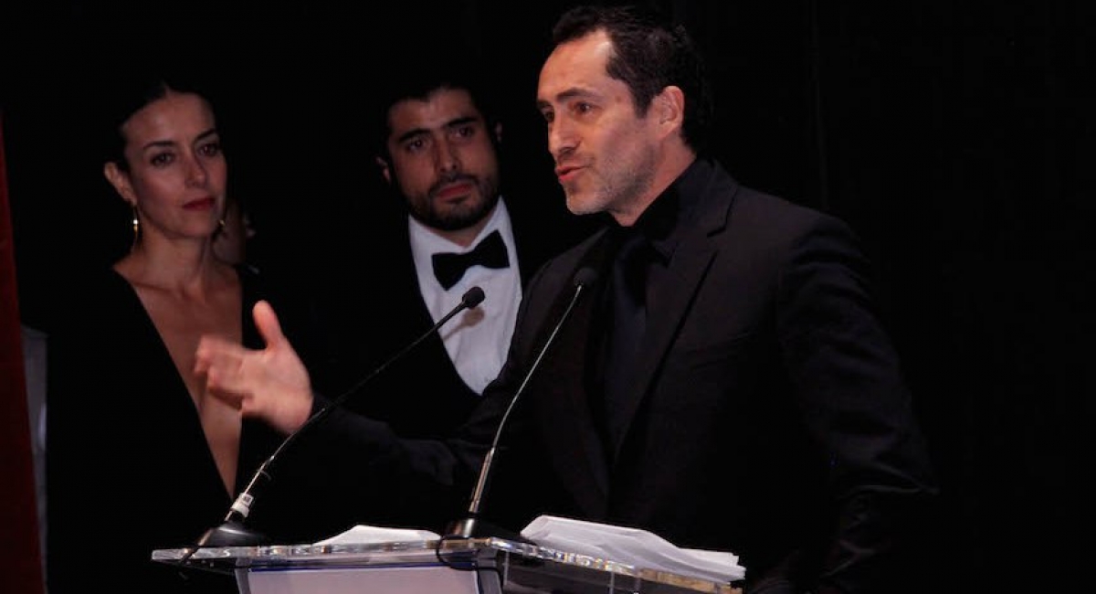 Demián Bichir dedica su homenaje en el Giff a los padres de los 43 normalistas