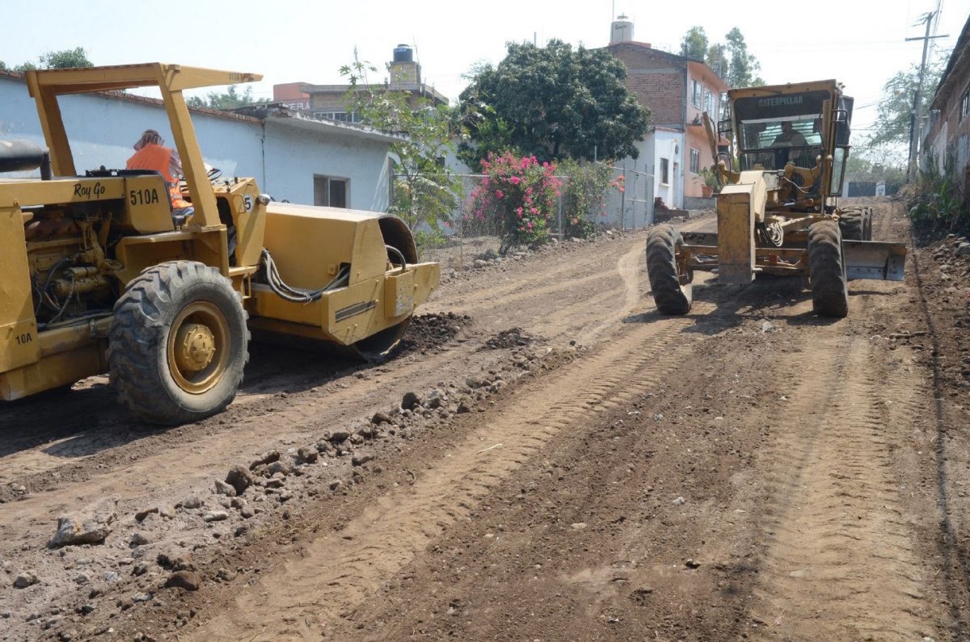 Comienza reparación de avenida en la colonia Peña Flores