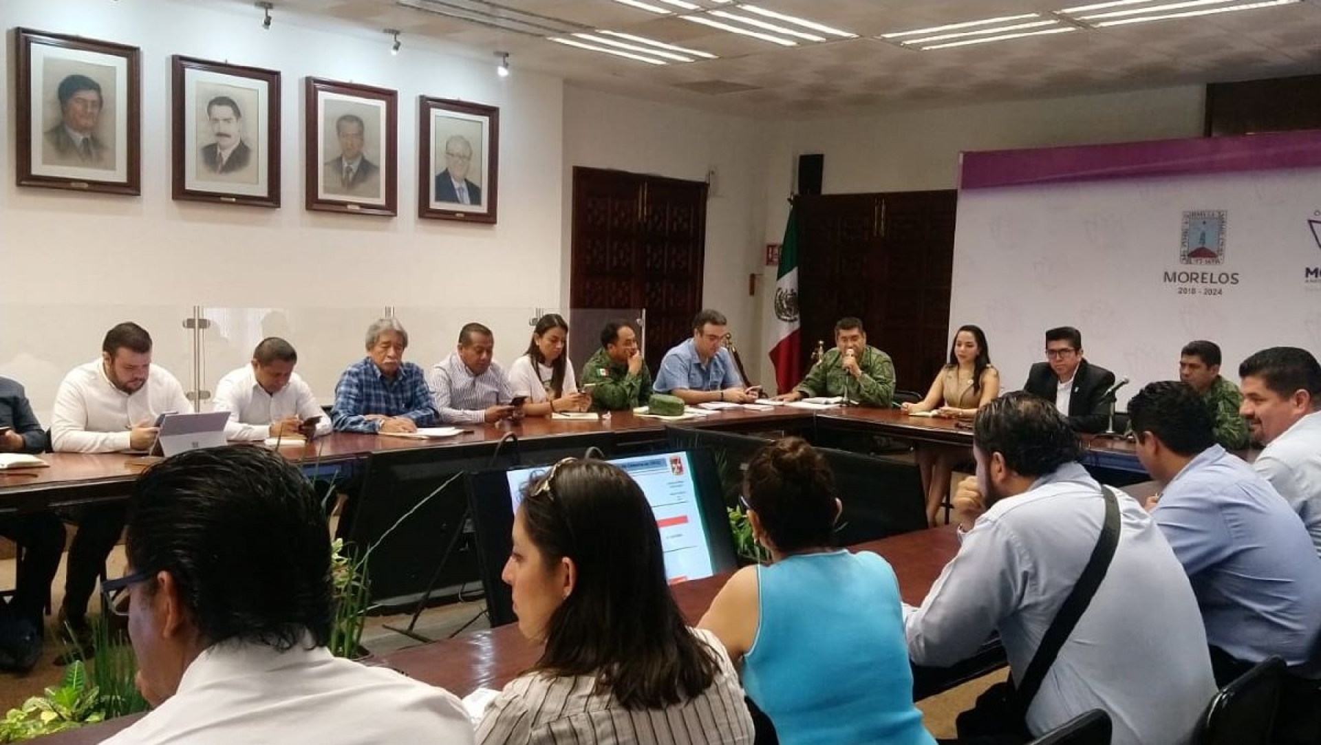 En marcha, preparativos para el desfile militar del 2 de mayo