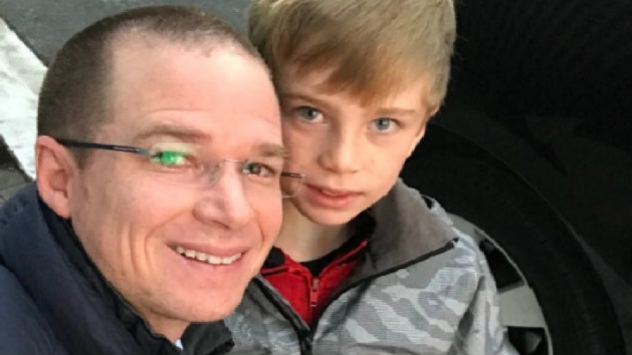 Se burlan de Ricardo Anaya en redes sociales por publicar foto con su hijo en el colegio