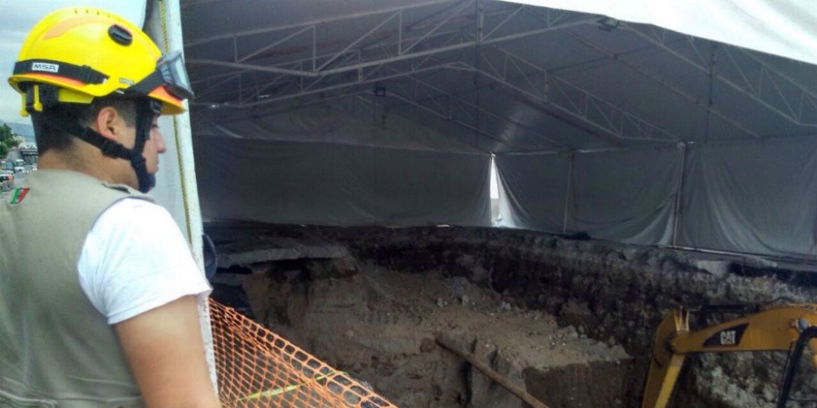 Desalojan a cuatro familias, para demoler el muro de contención en el paso exprés
