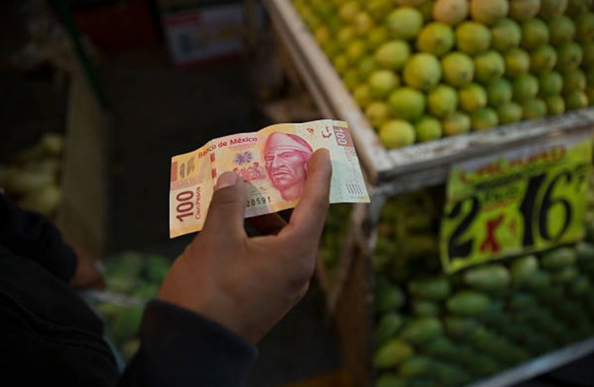 Pagar con billetes falsos, delito que se castiga con 12 años de cárcel en México