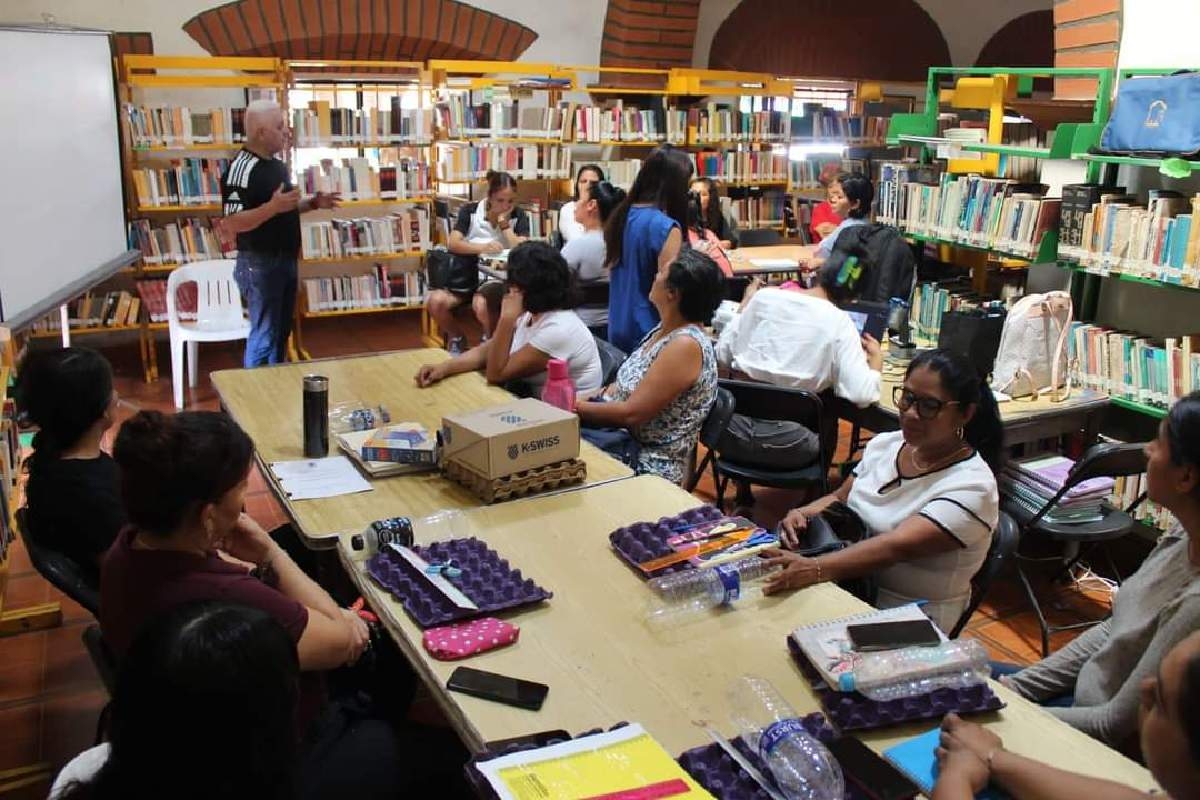 Ofrecen actividades lúdicas en la biblioteca de Tetecala