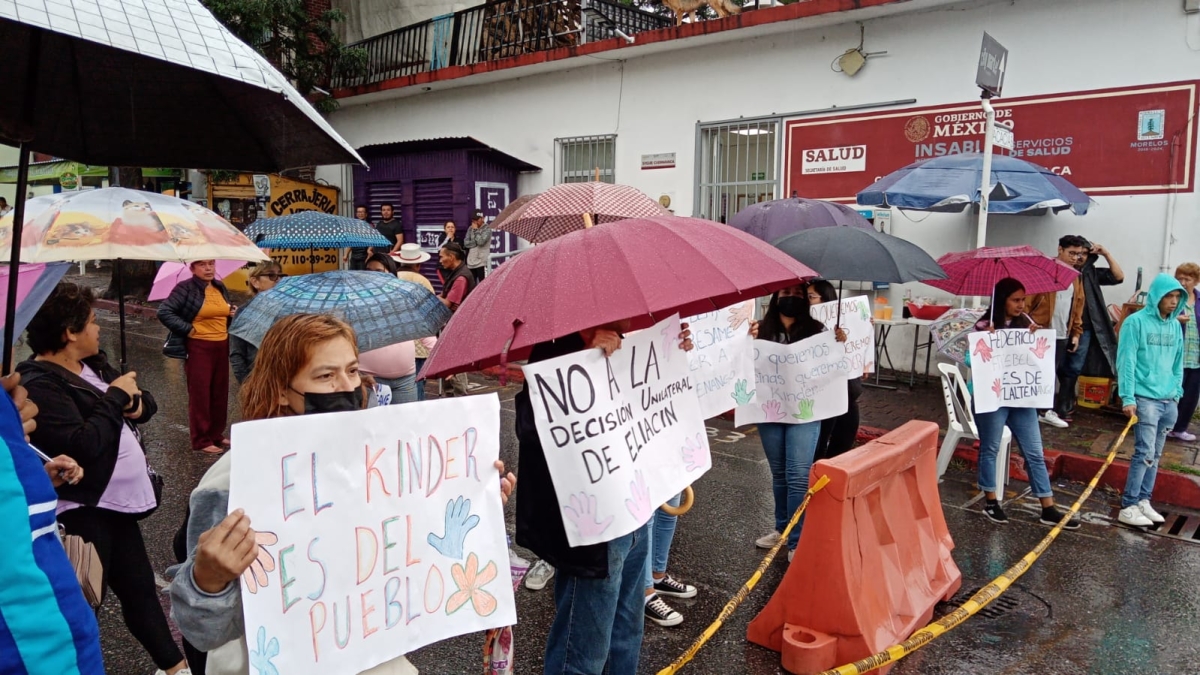 Protestan padres de familia en Tlaltenango por el intento de cierre de un jardín de niños