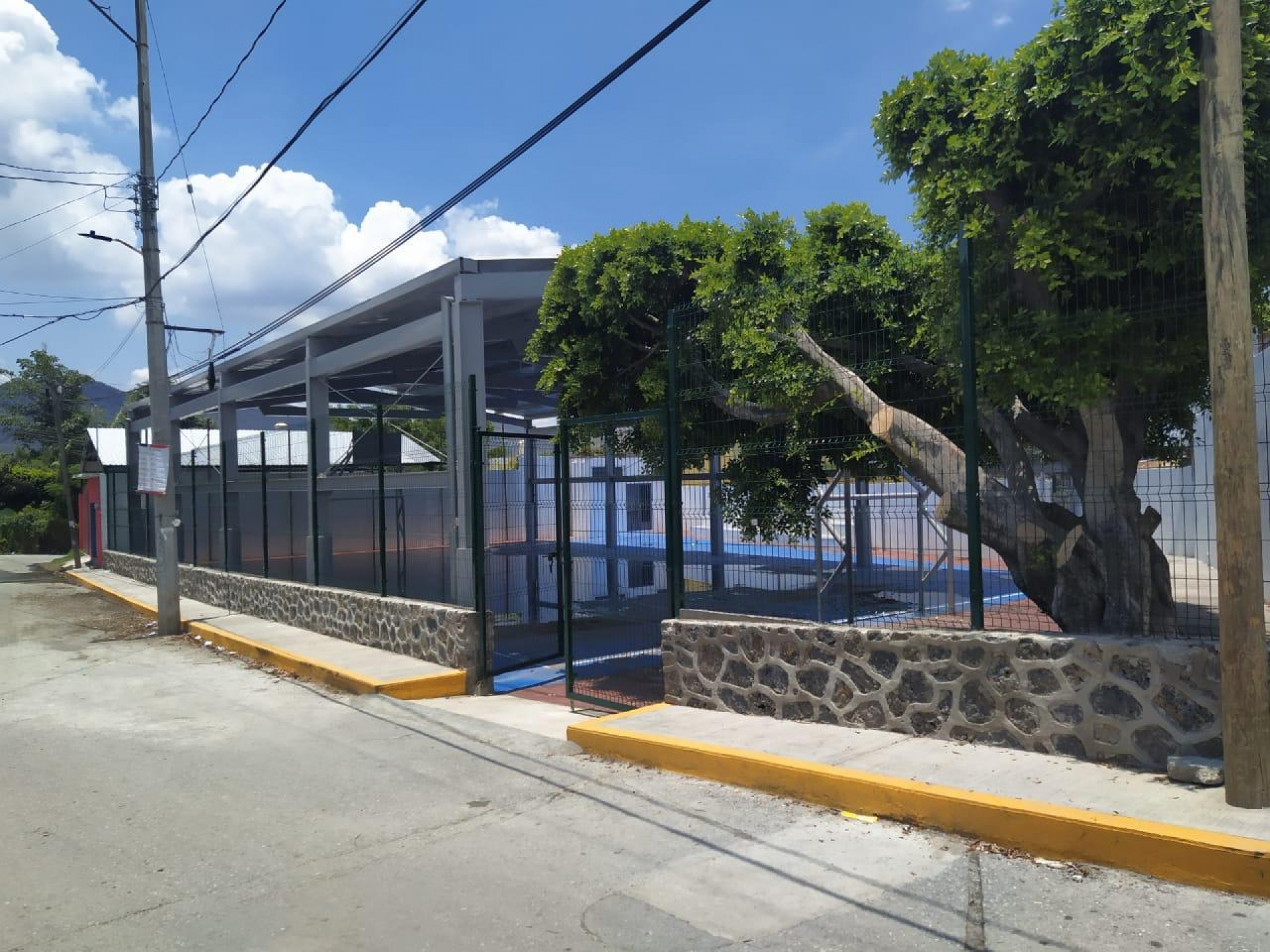 Continúan trabajos de rehabilitación de espacios públicos en Jiutepec