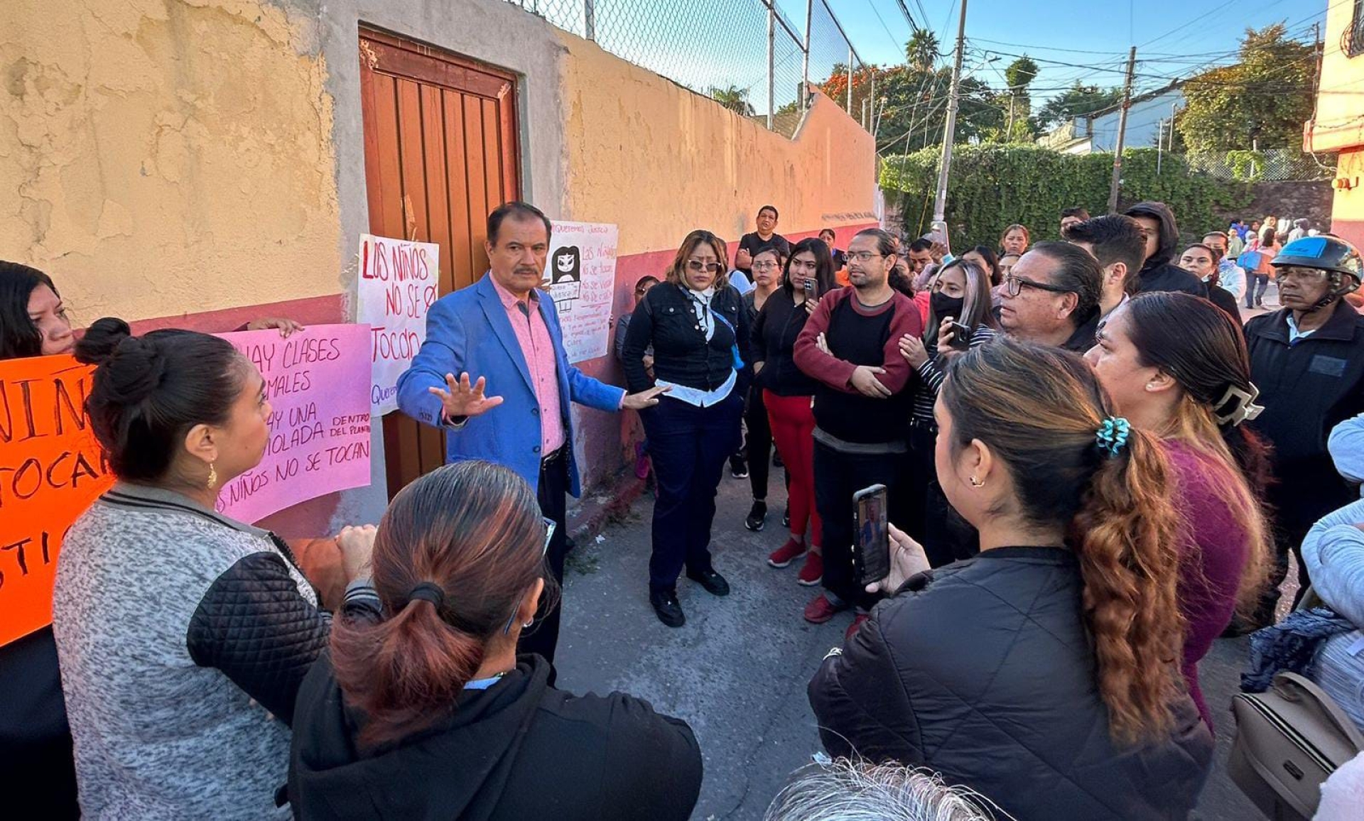 Padres exigen justicia tras abuso a una estudiante