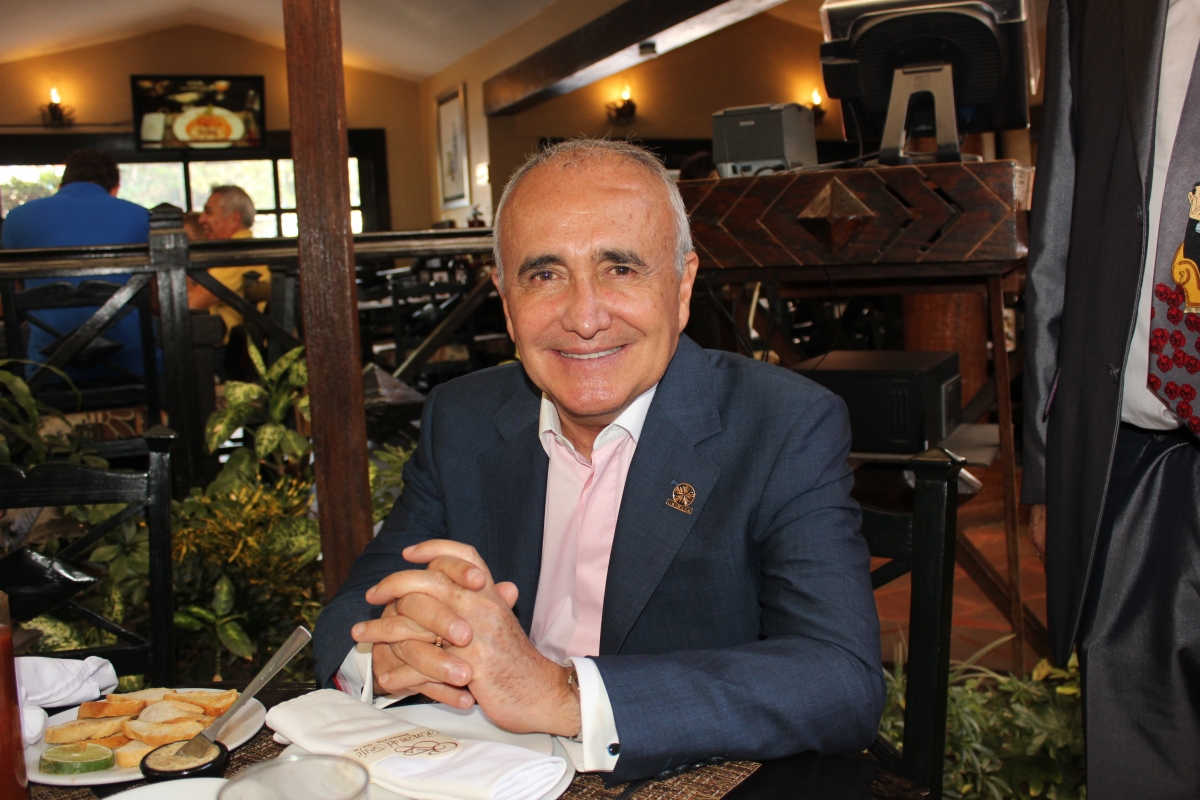 Pedro Ferriz de Con apuesta por los jóvenes y las mujeres para buscar la presidencia de México