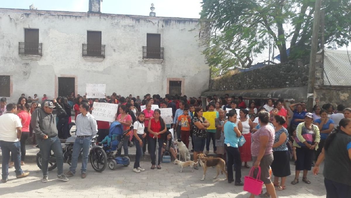 Exhortan a comuneros donar predio para edificar plantel de CBTA en Atlacholoaya