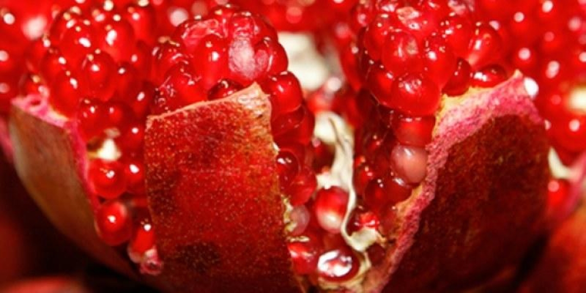 Estudio confirma que granada y berries desintoxican el cuerpo