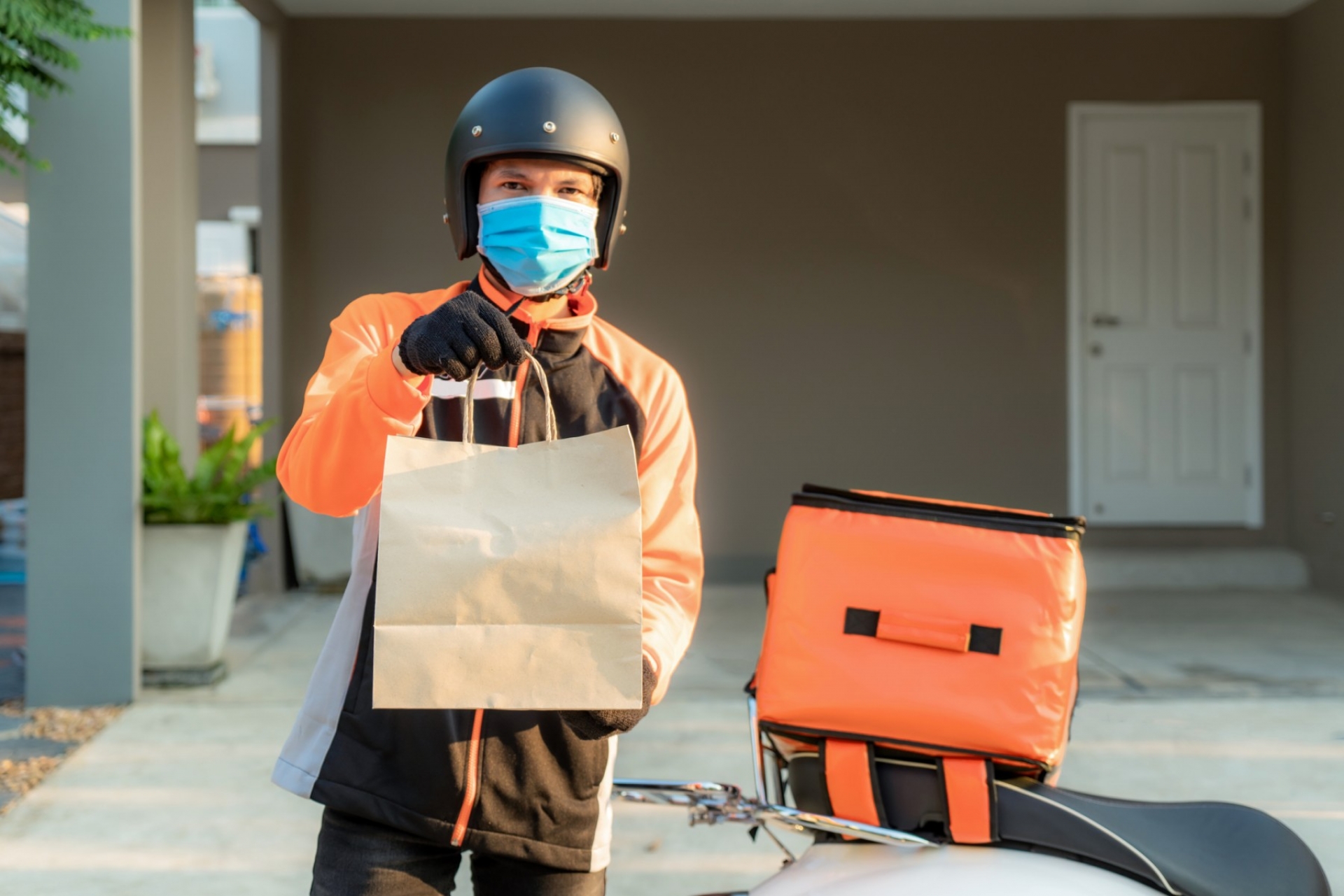 Didi, Uber Eats y Secretaría de Economía lanzan estándar sanitario