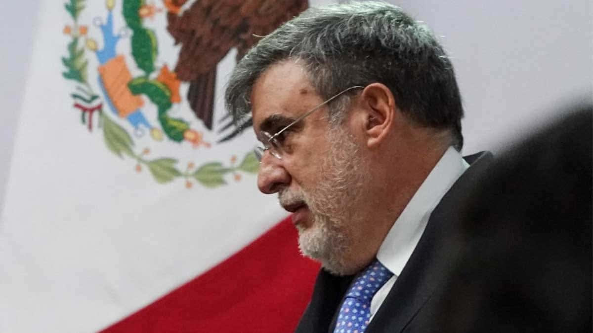 Julio Scherer deja la consejería jurídica de Presidencia; Estela Ríos toma el cargo