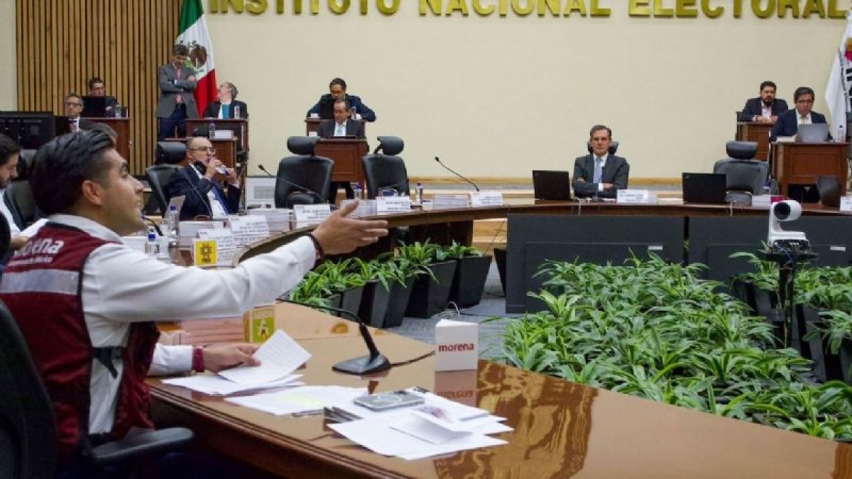 Morena califica de 'mafia electoral' a consejeros del INE; así le respondió Lorenzo Córdova (Video)