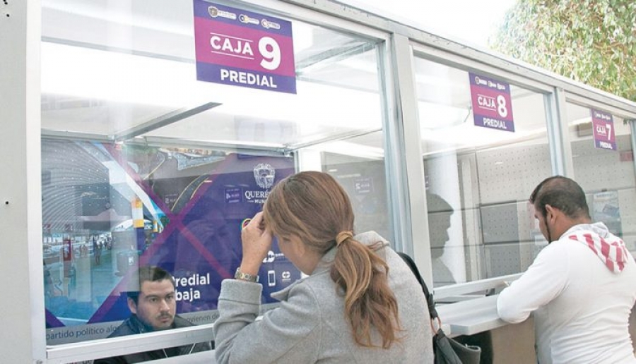 Vecinos de la colonia Lázaro Cárdenas protestan por alza en el predial