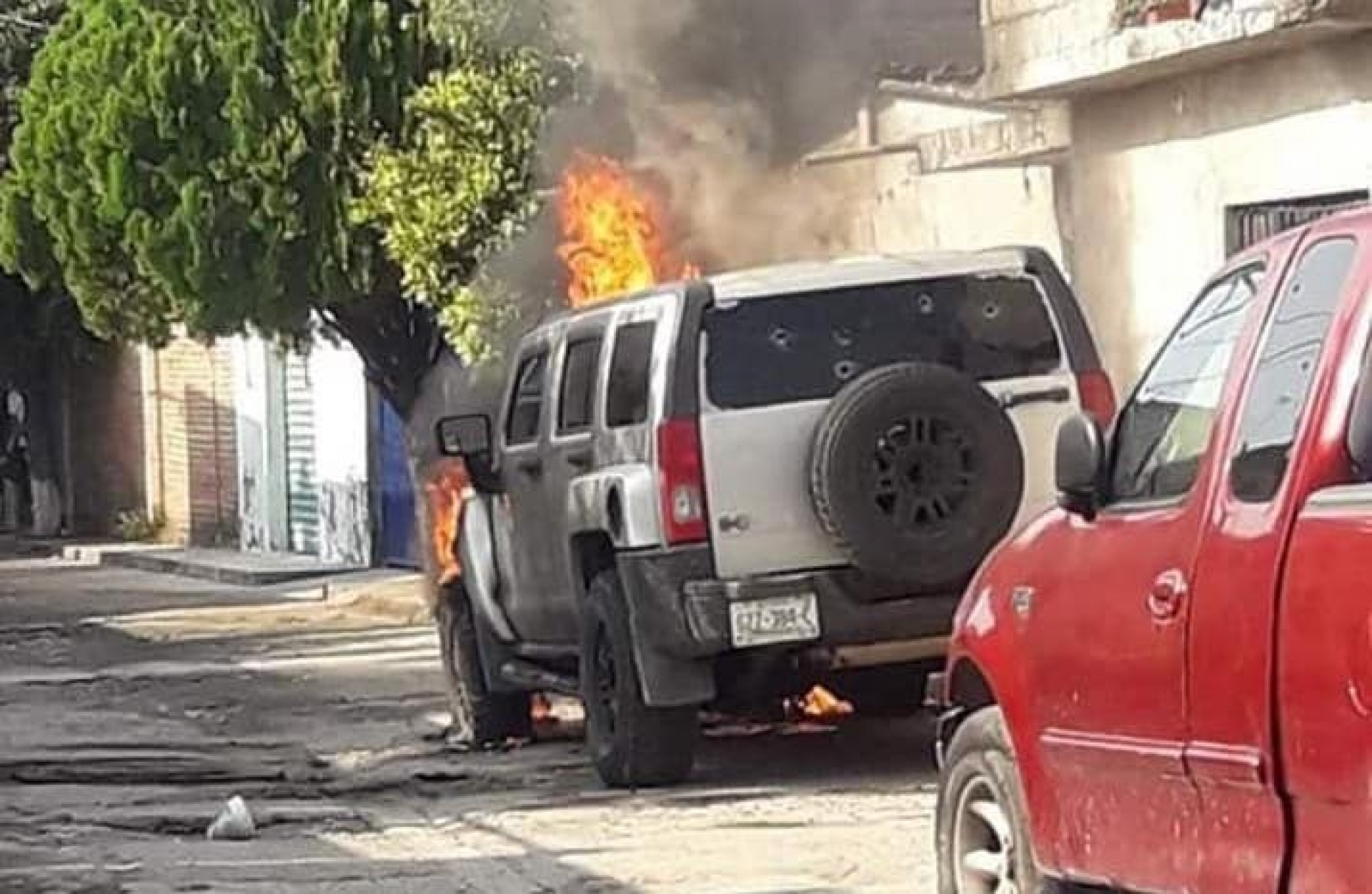 Incendian una camioneta en Puente de Ixtla