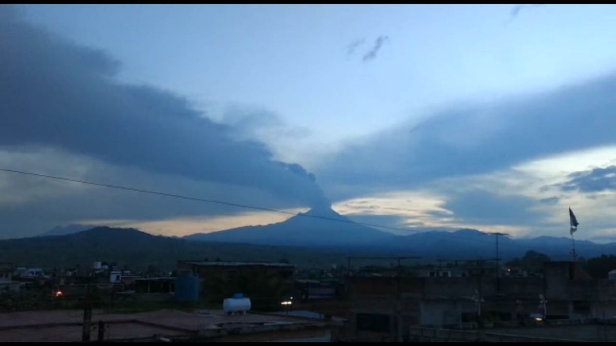 Llueve ceniza por aumento de actividad en el Popocatépetl