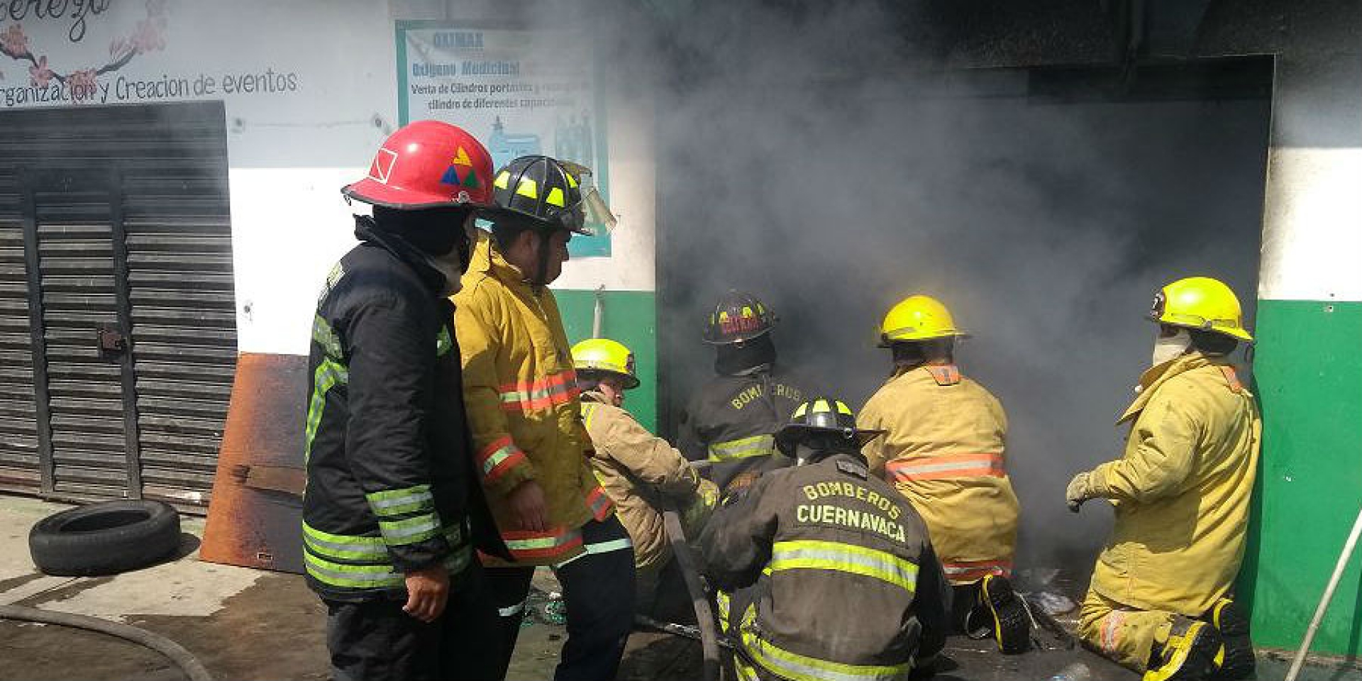 Atiende Bomberos Cuernavaca incendio en un local comercial en Ocotepec