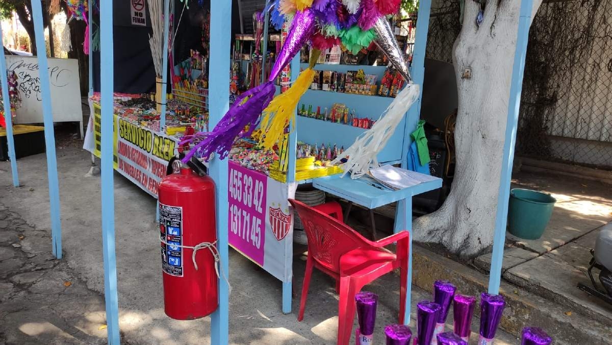 Cada vez tiene menos clientes para su pirotecnia