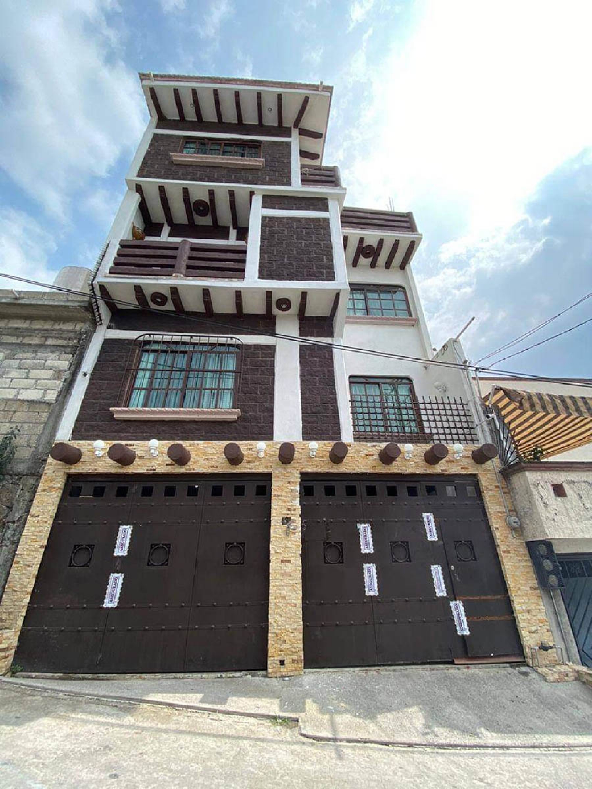 Catean una casa en Villa Santiago