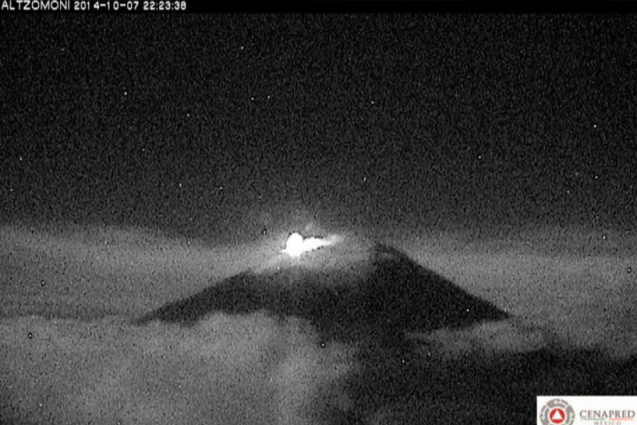 Cae ceniza en Cuautla y Tetela del Volcán