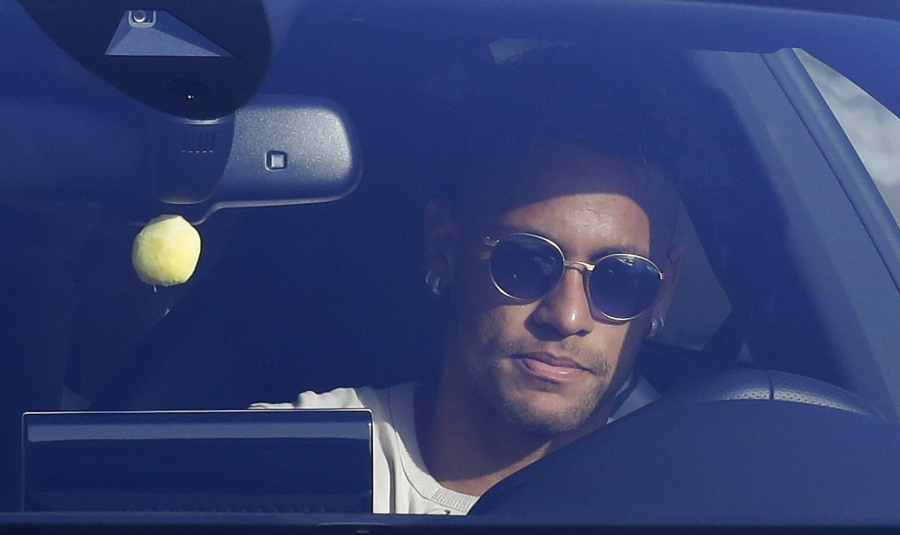Neymar oficializa su salida del Barcelona
