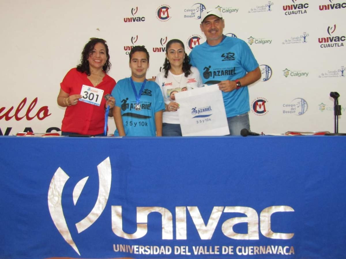 Corre y ayuda a Azariel