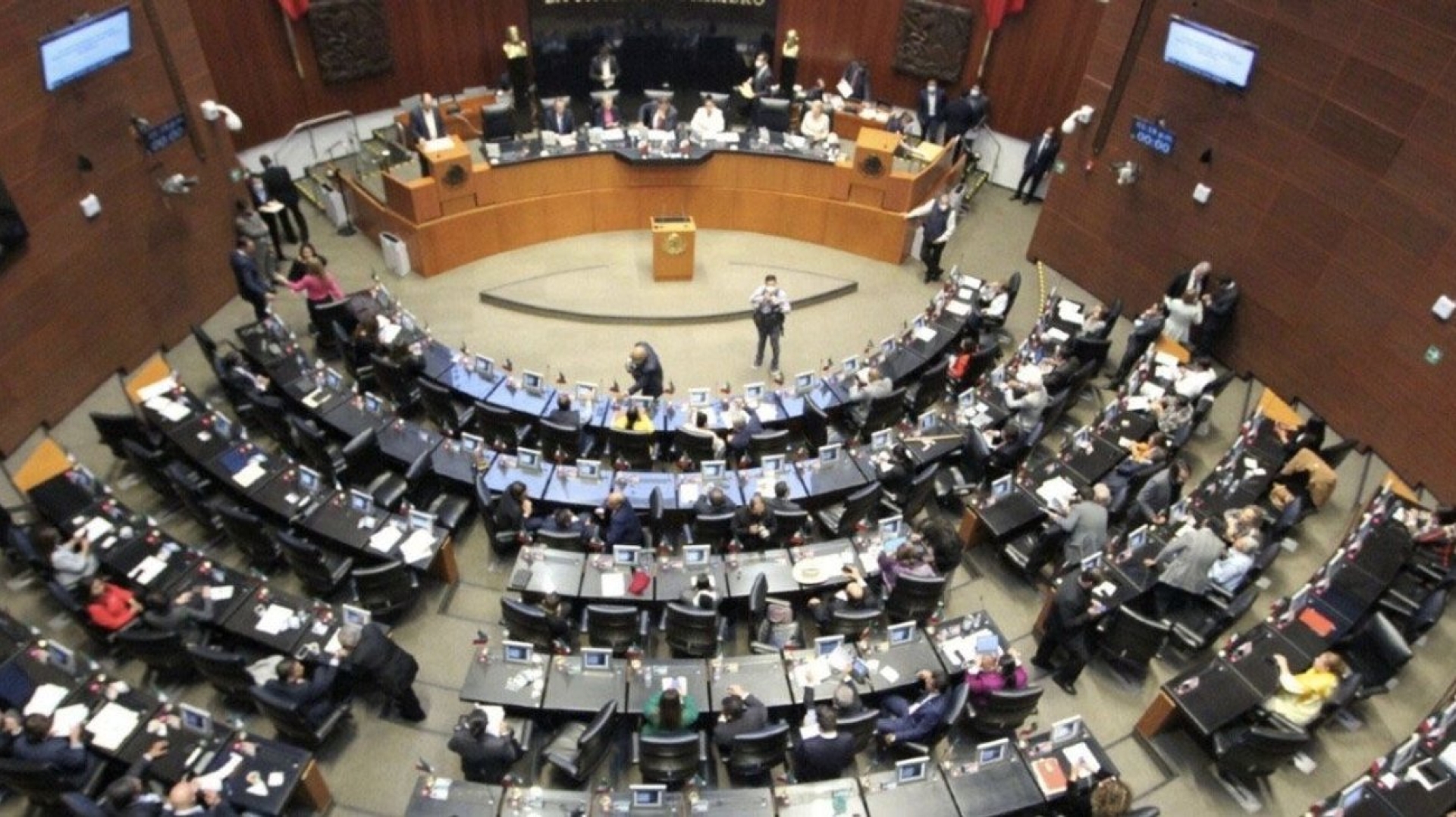 Senado aprueba 'Ley silla' en favor del bienestar laboral