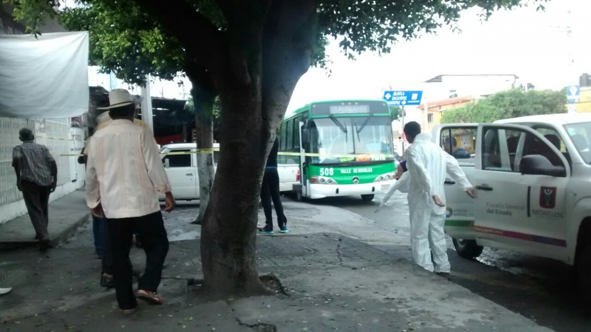 Matan a pasajero en asalto a autobús