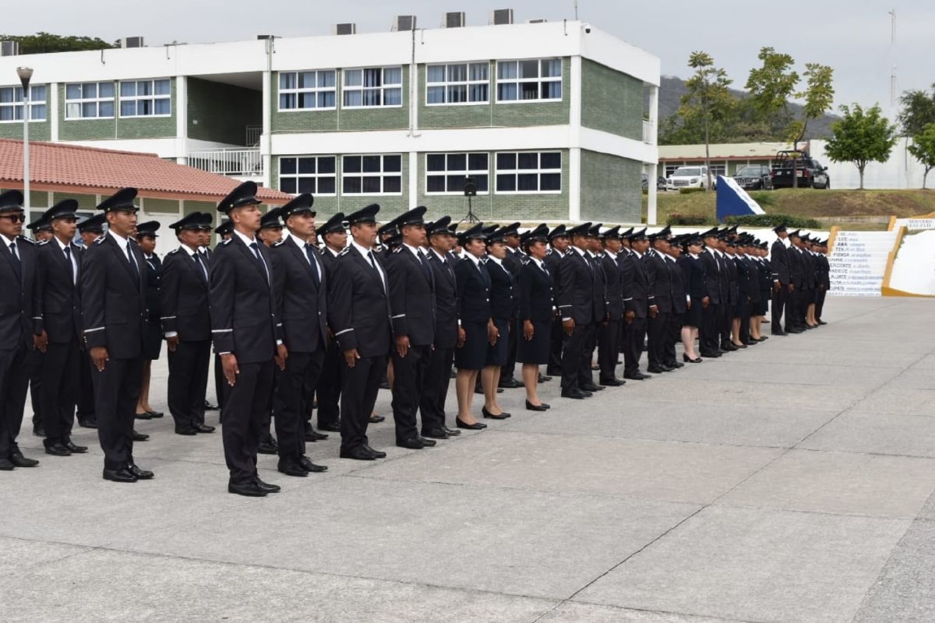 Encabeza Ortiz Guarneros graduación de 110 nuevos policías