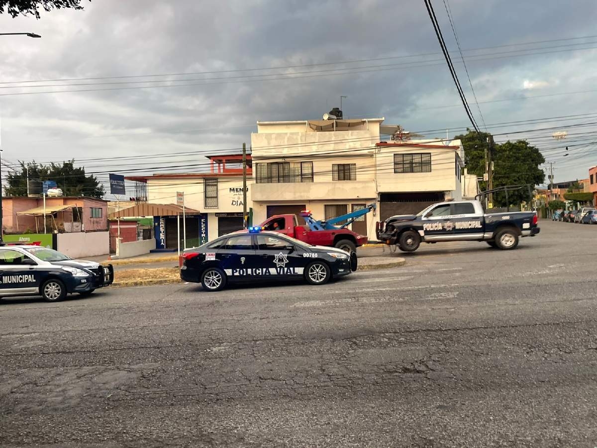 Choque de patrulla deja tres policías lesionados