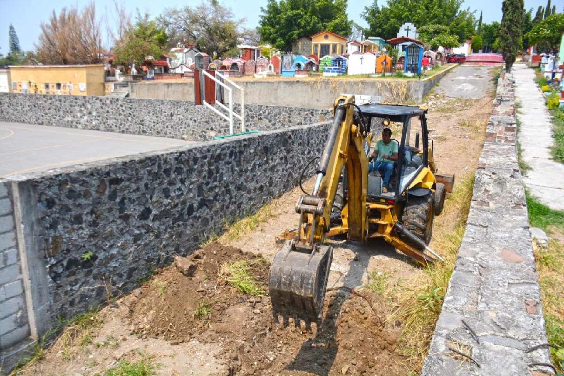 Tiene 40% de avance reubicación en panteón de La Paz