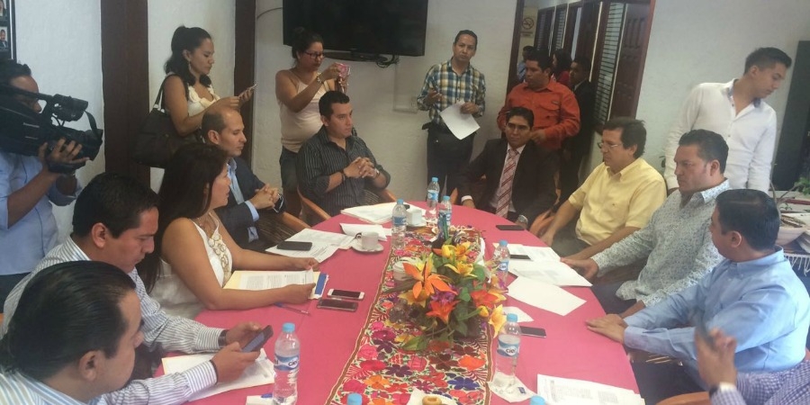 Expone tesorero municipal de Cuernavaca solicitud de refinanciamiento de deuda ante diputados