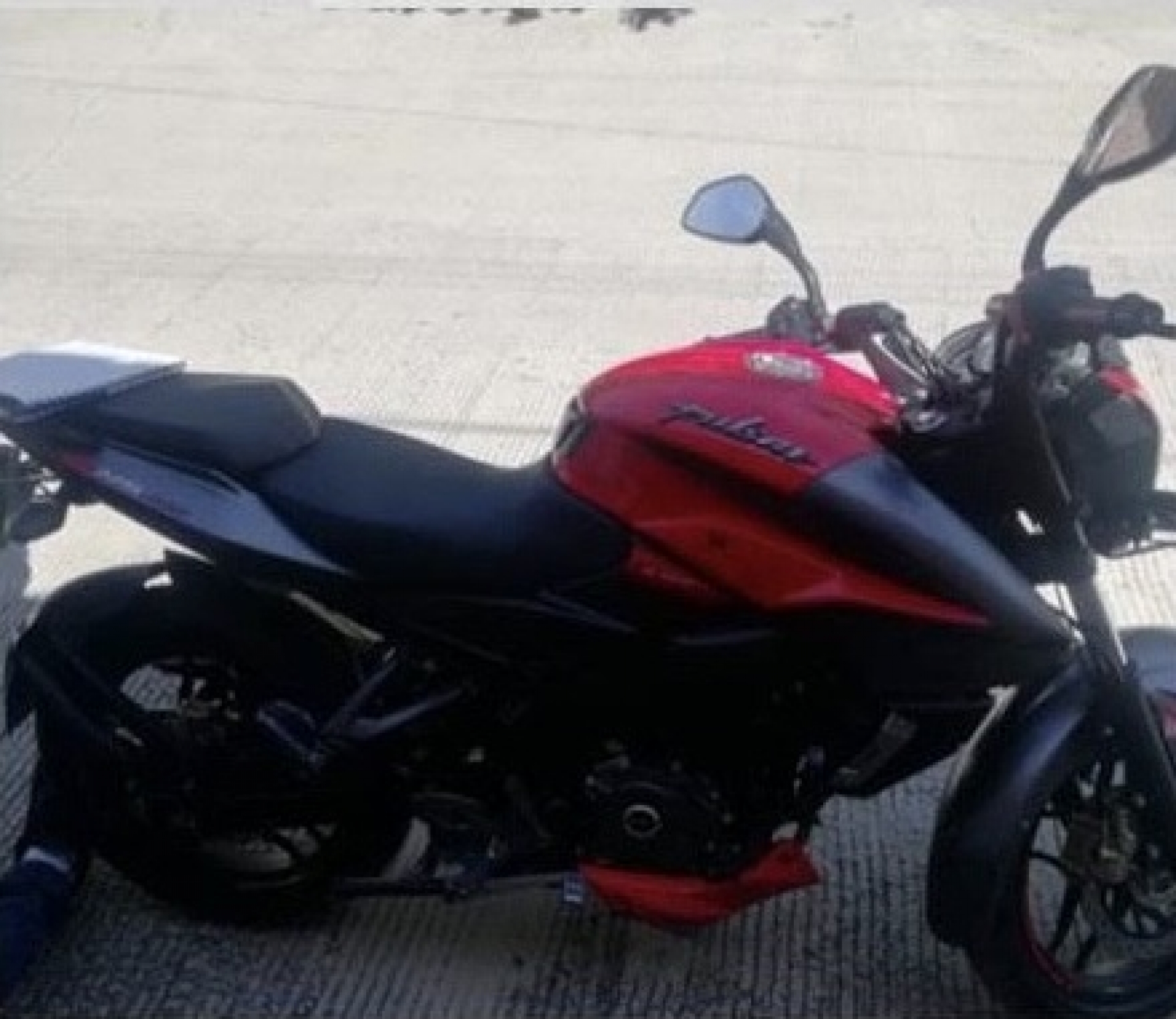 Se paseaba en una motocicleta robada
