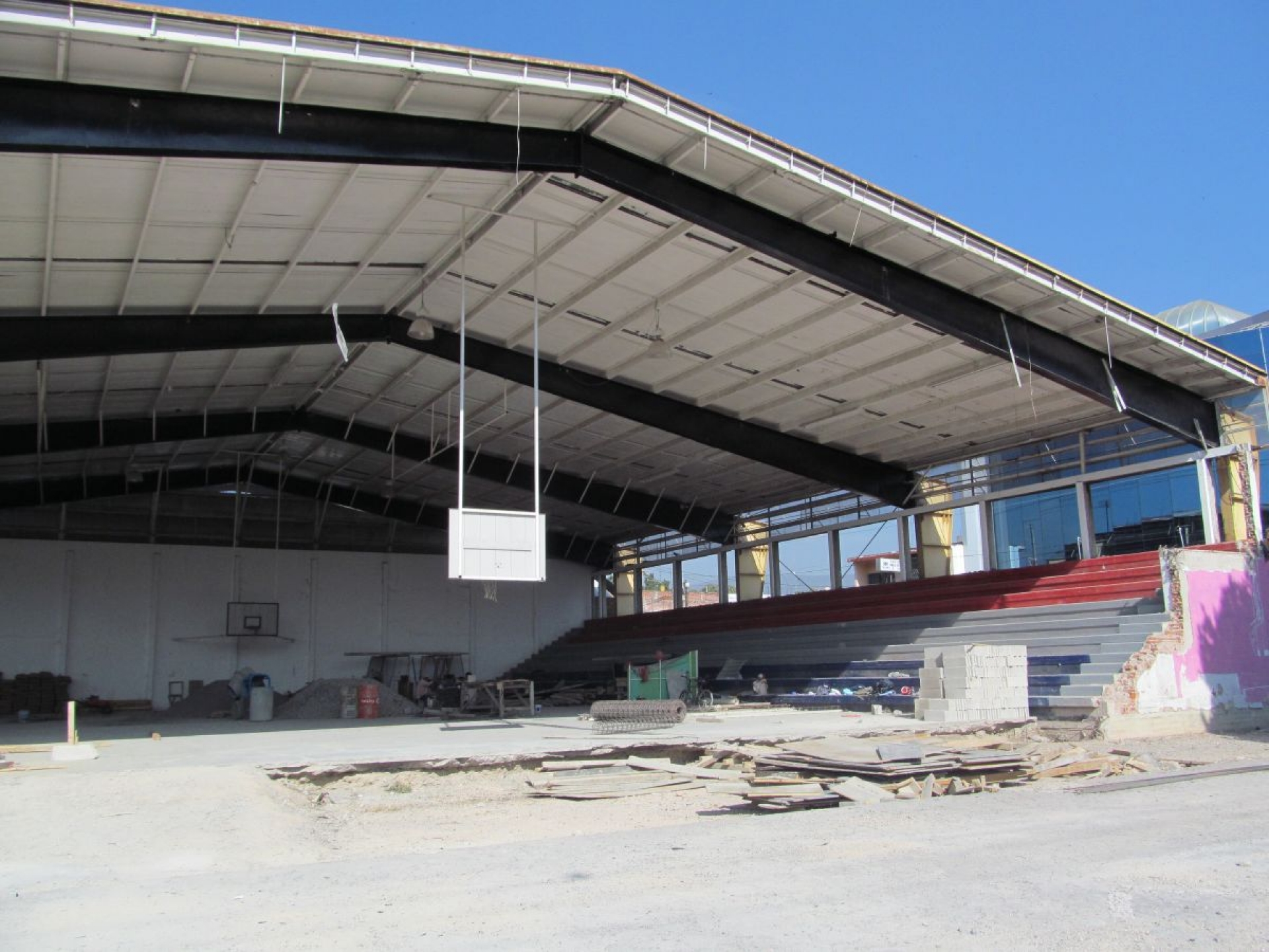Sin fecha para terminar remodelación del auditorio de Jojutla