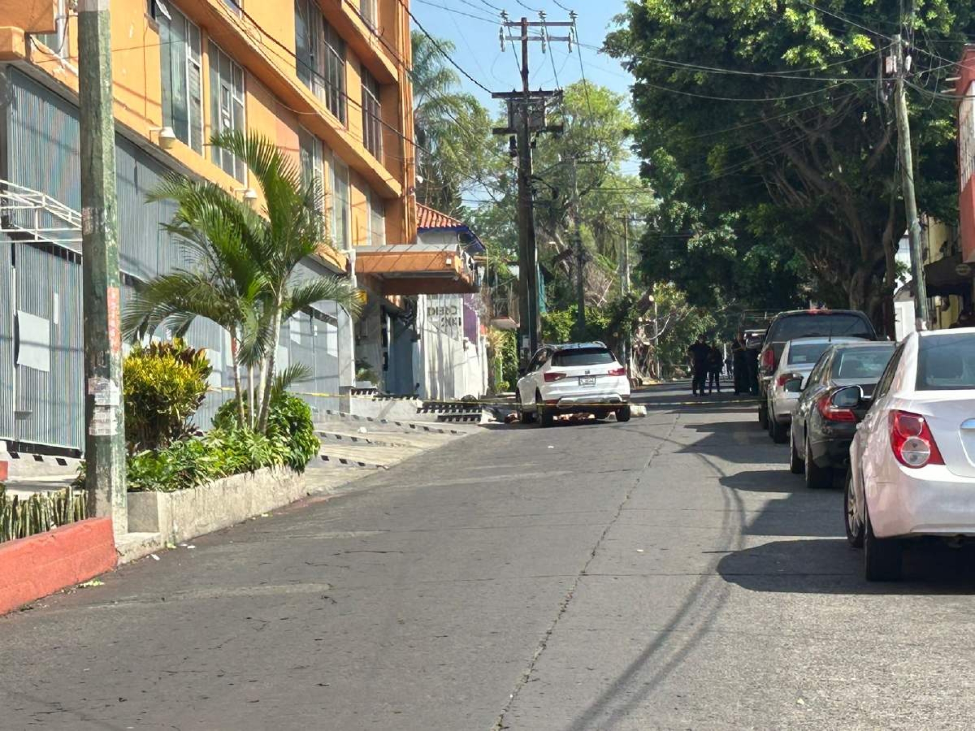 Matan a un repartidor de pollos en el Miraval